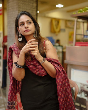 CLASSY HANDLOOM A LINE KURTI PANT DUPATTA WITH BOTH SIDES POCKETS