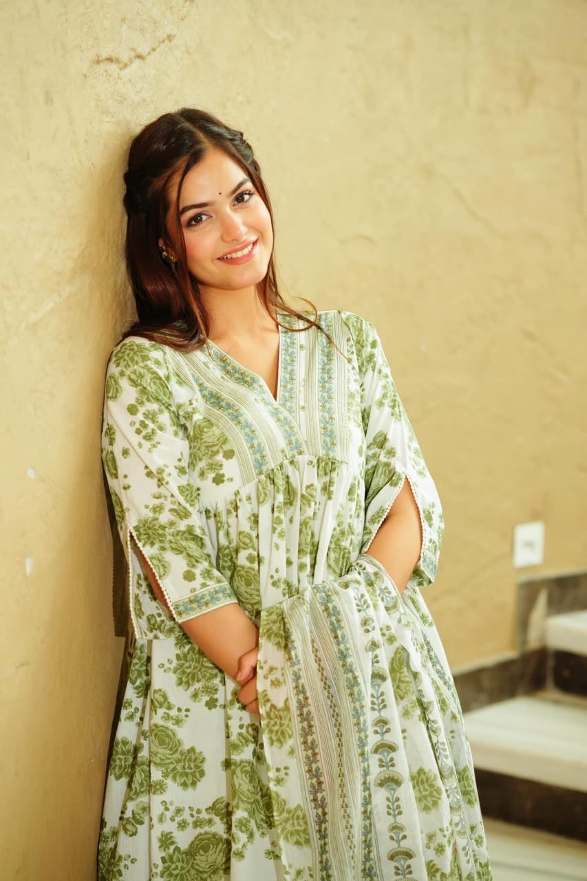 Cotton Green Nayra Cut V Shape Kurti set