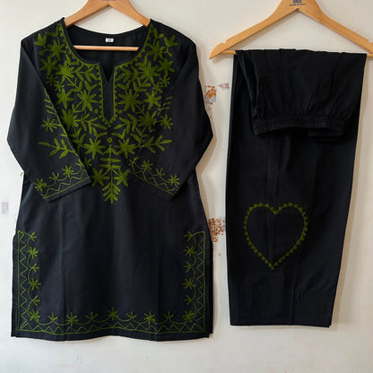 Gulnar Kasmiri Embroidery Farshi Set