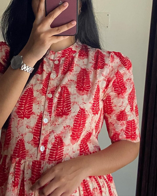 cotton regular wear midi dress with red leaf print and button-down front