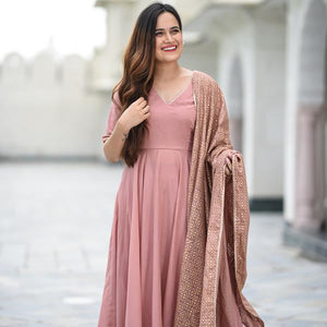 Shringaar designer kurti for women in soft pink with matching patterned dupatta worn by smiling woman