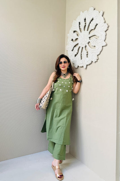 Gleam Hand Mirror Kurta Set
