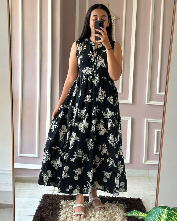 Cotton Suit sleeveless floral cotton dress in black with white flower print and button front gown